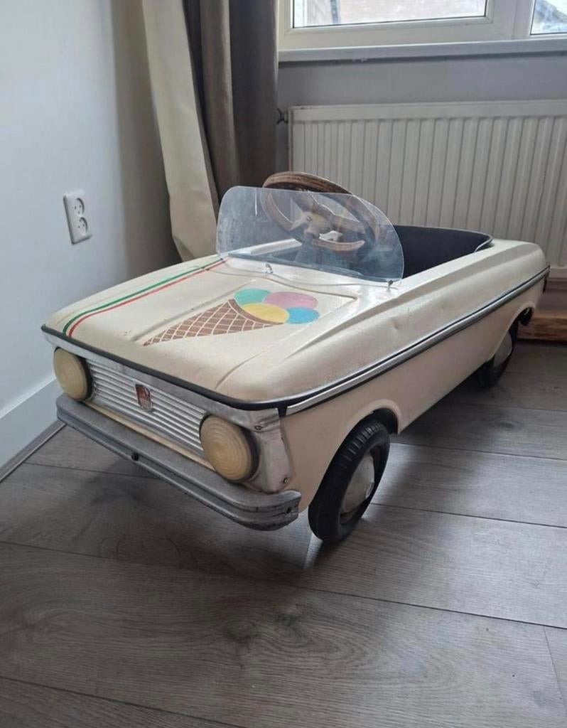 Vintage Moskovitsch Trapauto - Klassieker voor Speelplezier, Antiek en Kunst, Ophalen of Verzenden