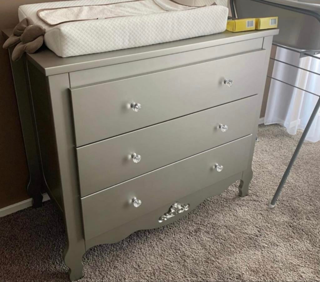 Antieken commode en ledikant in uitstekende staat, Huis en Inrichting, Kasten | Ladekasten, Ophalen, 50 tot 100 cm, Zo goed als nieuw