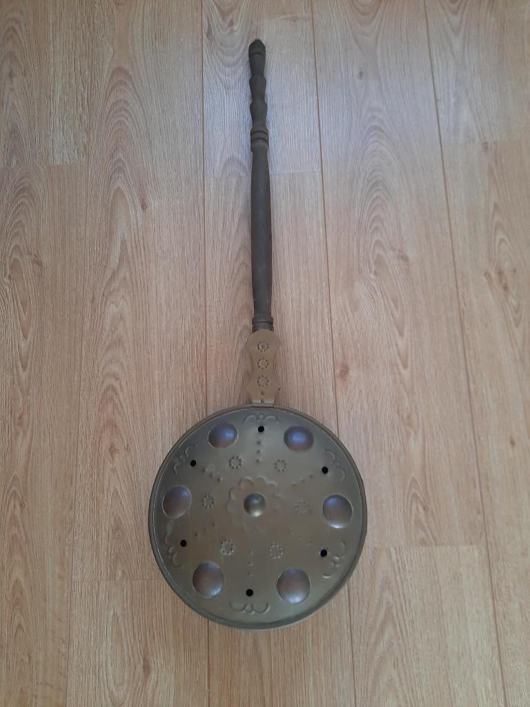 ouderwetse (koperen?) beddenpan € 10,-, Ophalen