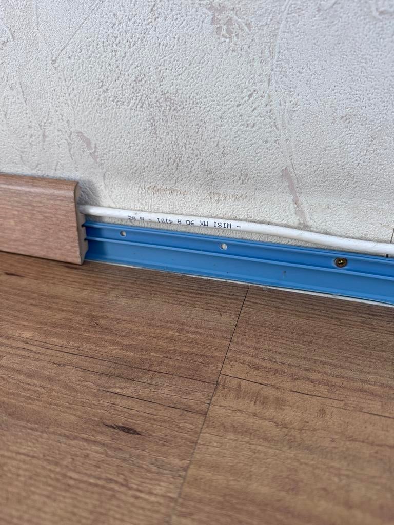 Gratis 25m2 IKEA eiken laminaat met plinten, zelf verwijdere, Ophalen, Gebruikt, 10 m² of meer, Hout