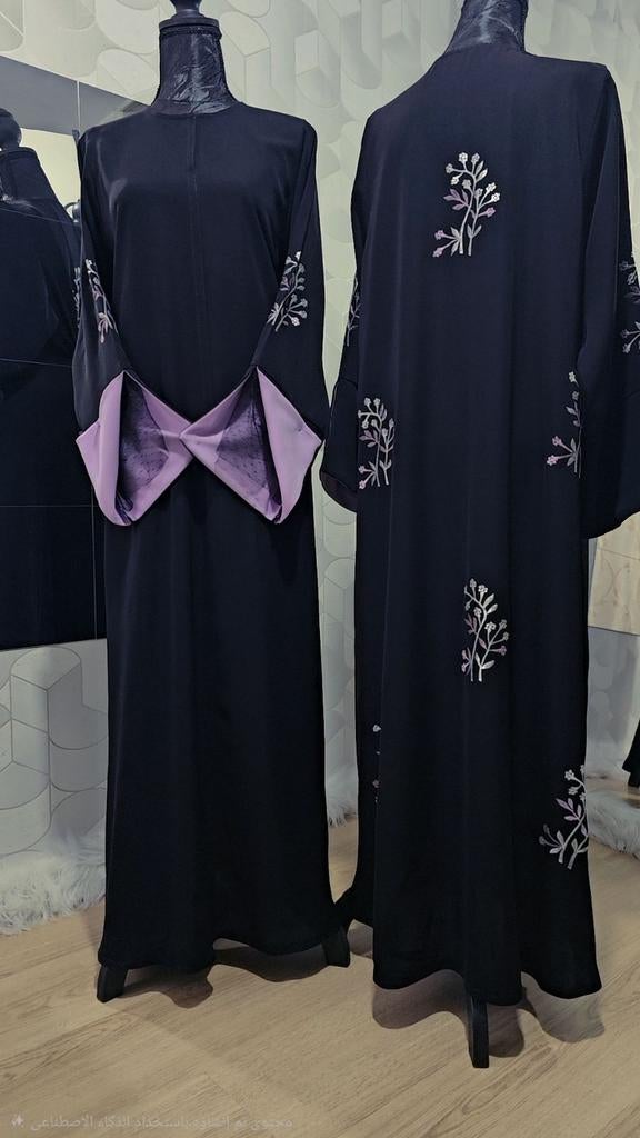 Elegante Zwarte Abaya met Paarse Details en Borduurwerk, Maat 38/40 (M), Zwart, Nieuw, Ophalen of Verzenden