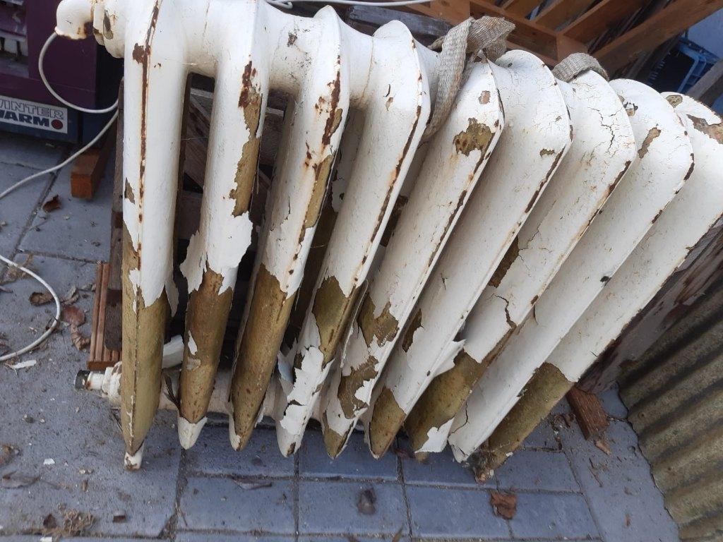 oude gietijzeren radiator, Doe-het-zelf en Verbouw, Verwarming en Radiatoren, Ophalen, 30 tot 80 cm, Gebruikt, Radiator