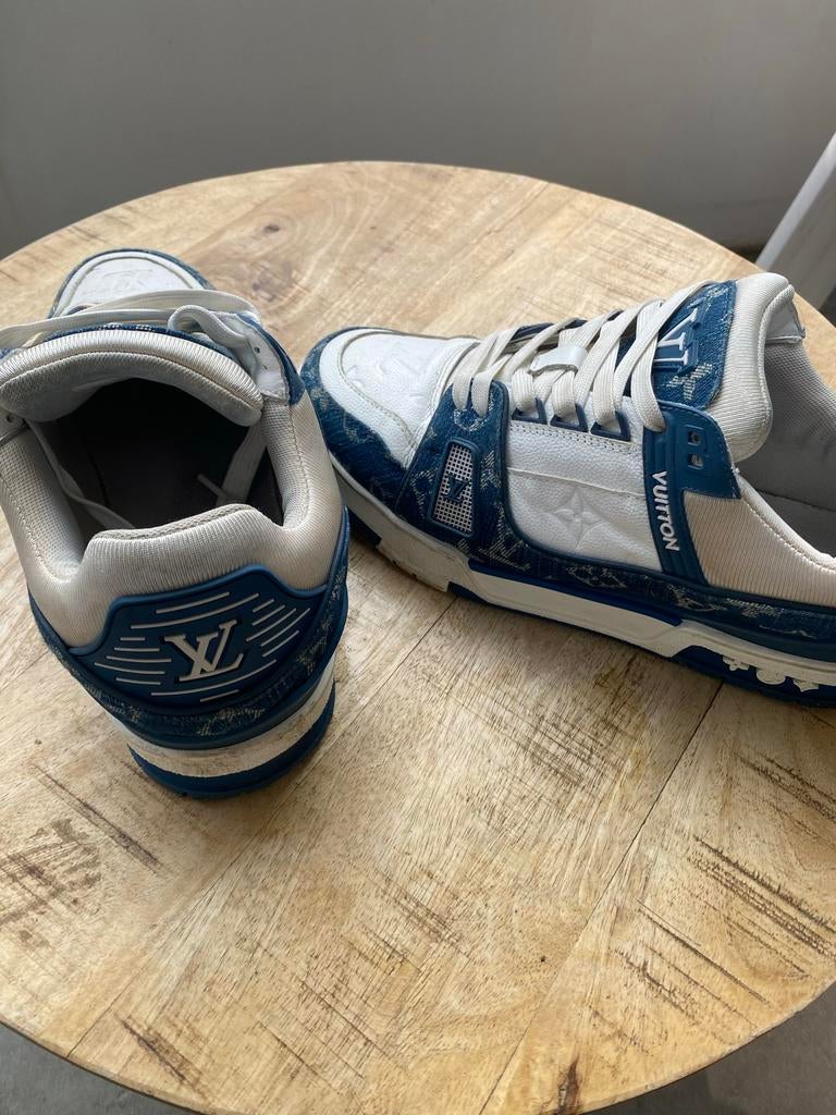 LV trainers, Wit, Ophalen of Verzenden, Sneakers of Gympen, Gedragen