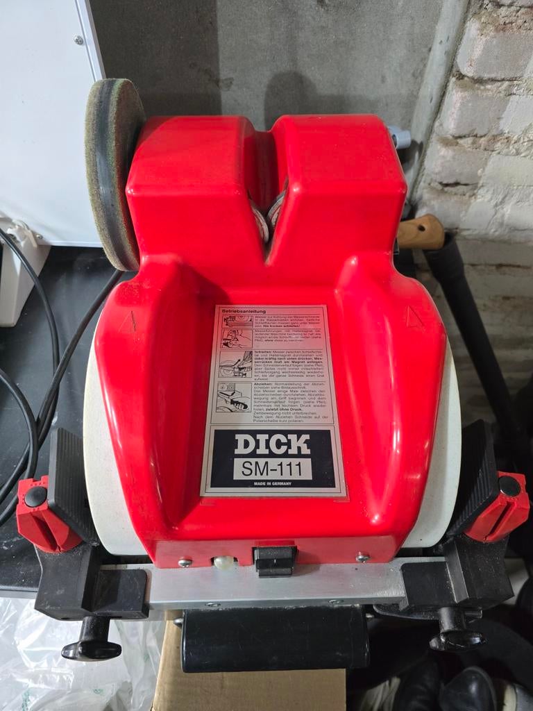 DICK SM-111 Messenslijpmachine - Professioneel, Ophalen of Verzenden, Zo goed als nieuw, Minder dan 700 watt, Werkbankslijpmachine