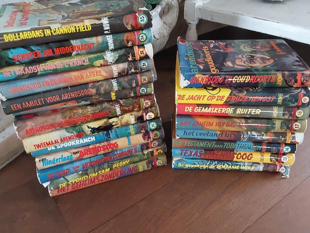 Arendsoog boeken, Boeken, Ophalen