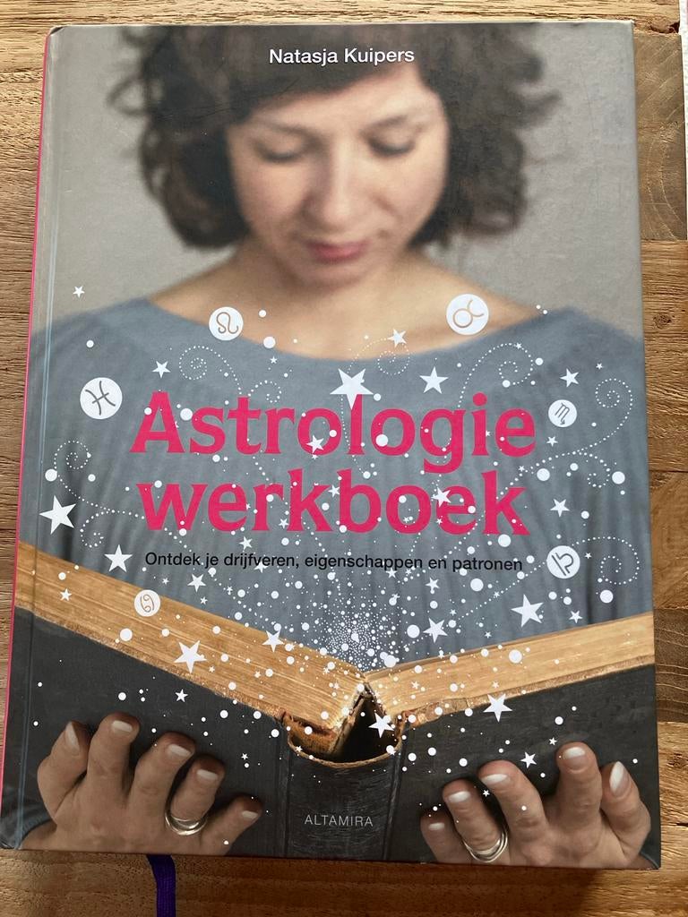 Astrologie werkboek - Ontdek je drijfveren, eigenschappen, Ophalen of Verzenden, Zo goed als nieuw, Astrologie, Instructieboek