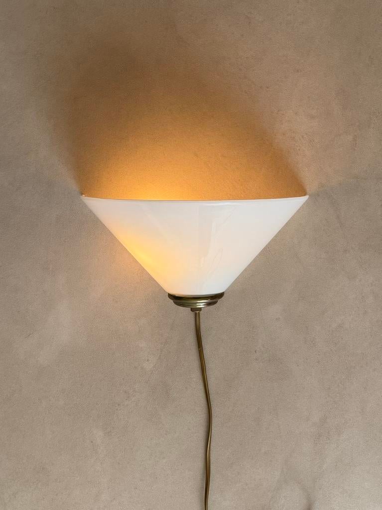 Vintage wandlamp melkglas & messing jaren 70, Ophalen of Verzenden, Gebruikt, Mid century