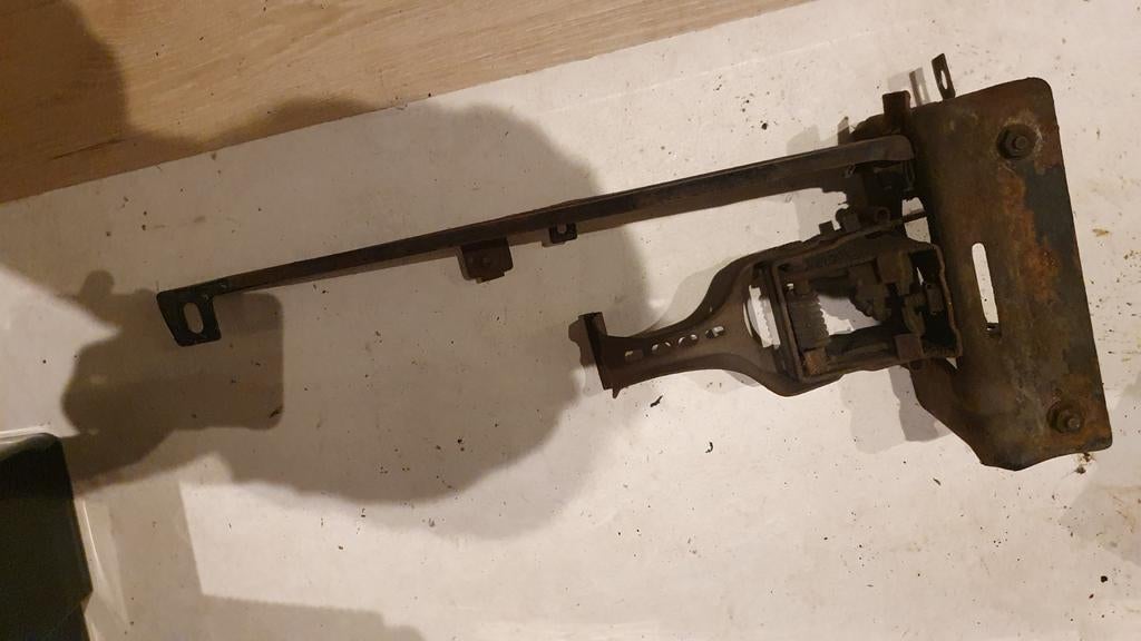 Ford Mustang 64 65 55 hood latch, Ophalen of Verzenden, Ford, Motorkap