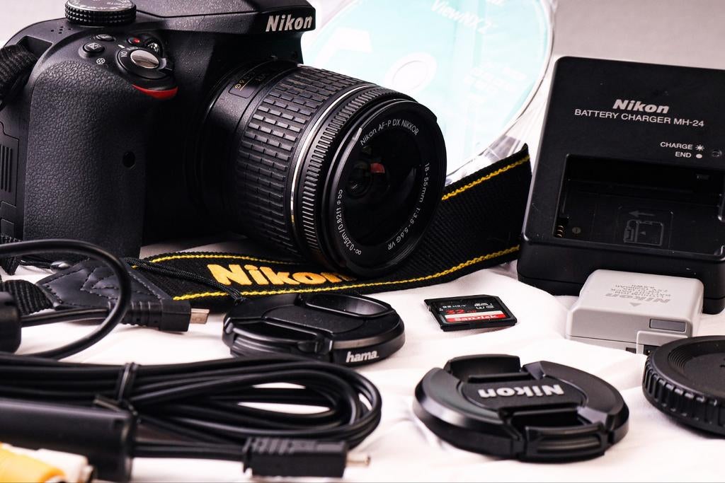 Nikon D3300 + lens + 32GB | 7100 clicks | als nieuw, Gebruikt, Spiegelreflex, Ophalen of Verzenden, Nikon