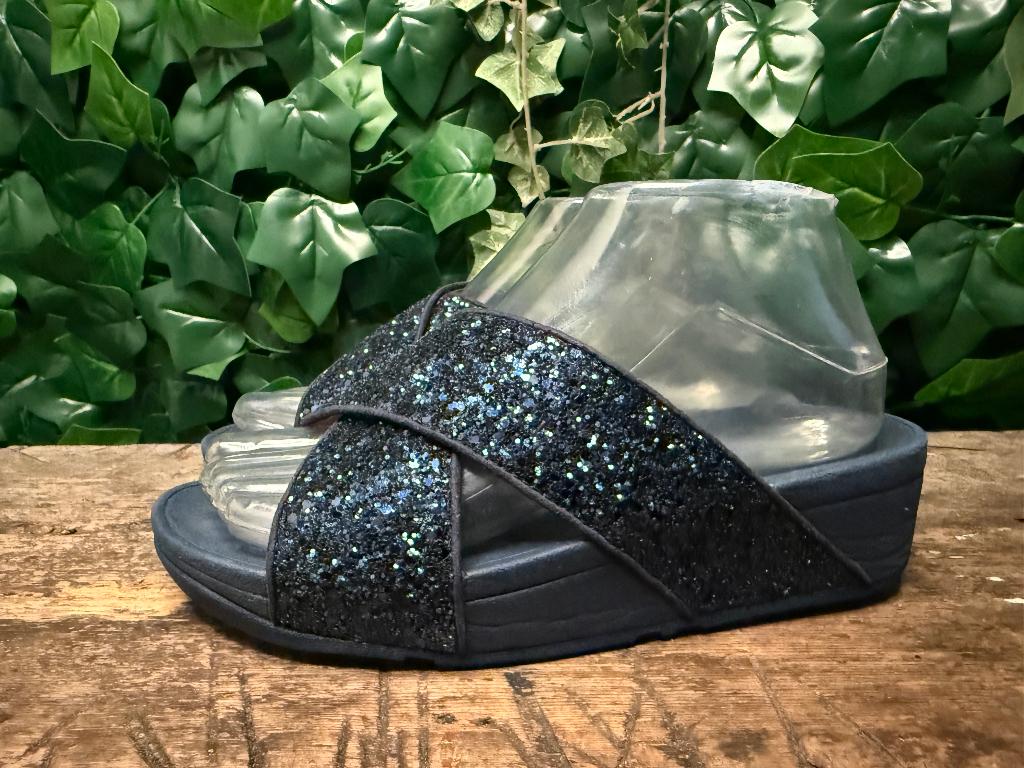 Bijna Nieuwe slippers van Fitflop maat 37, Blauw, Ophalen of Verzenden, Zo goed als nieuw, Fitflop