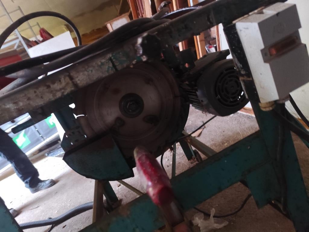 Zaagtafel - Werkbank met cirkelzaag, Gebruikt, Cirkelzaag, Onbekend, 70 mm of meer