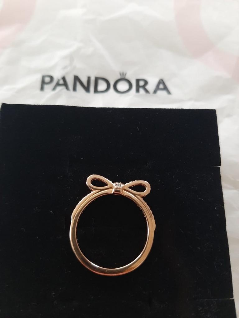 Pandora ring met strik, Ophalen of Verzenden, Zo goed als nieuw, Goud, Zilver