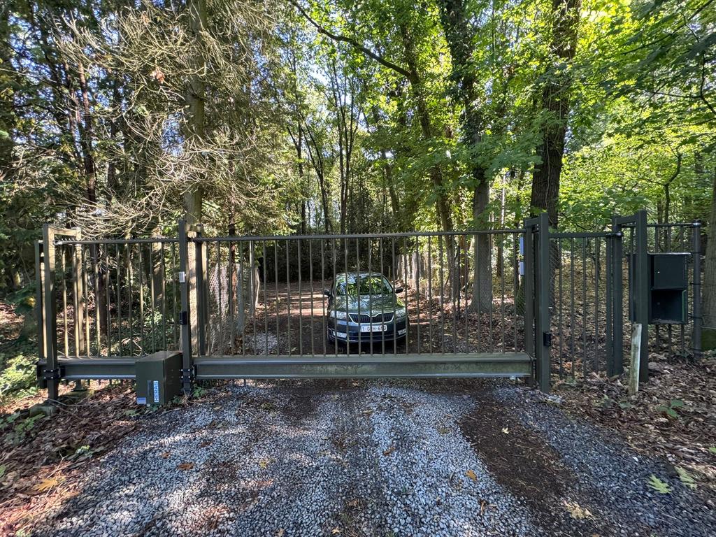 Heras schuifpoort met automatisering, Tuin en Terras, Tuinhekken en Hekwerk, Gebruikt, Spijlenhekwerk, IJzer, Met poort, Ophalen