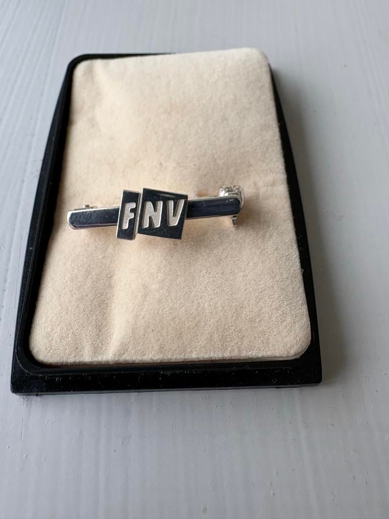FNV Zilveren Speldje 925, Ophalen of Verzenden, Zo goed als nieuw, Minder dan 4 cm, Zilver