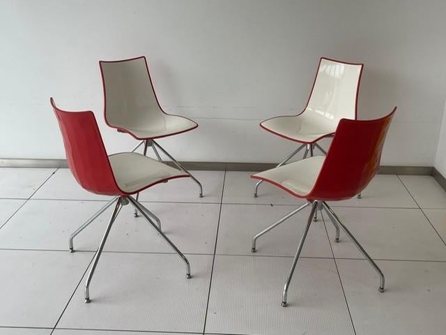 Polymeer keukenstoel Fedora, Ophalen