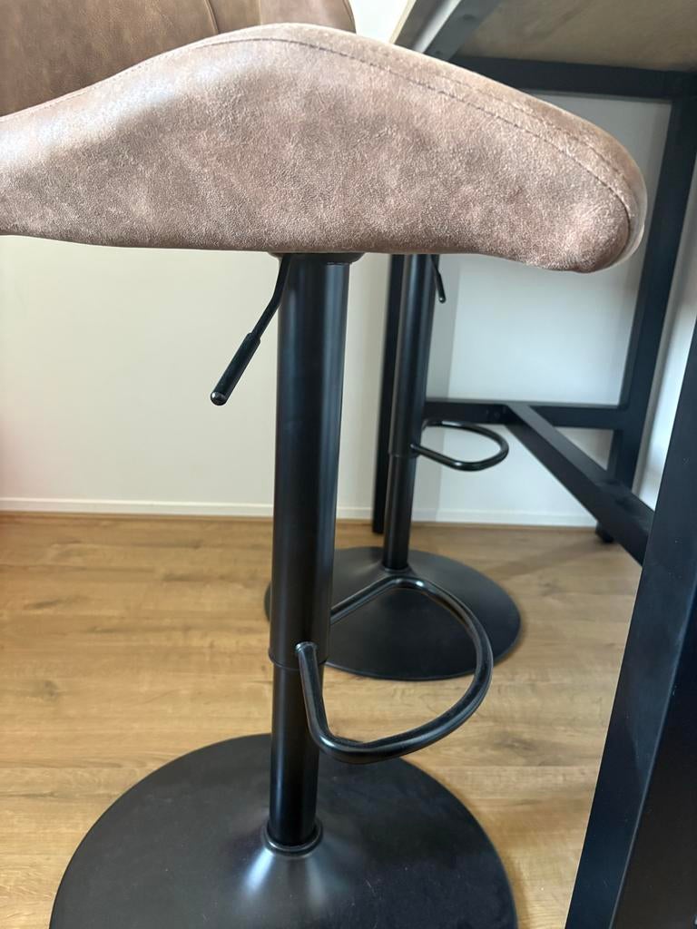 Eettafel met 2 Leen Bakker Stoelen, Ophalen, Gebruikt, In hoogte verstelbaar, 90 cm of meer