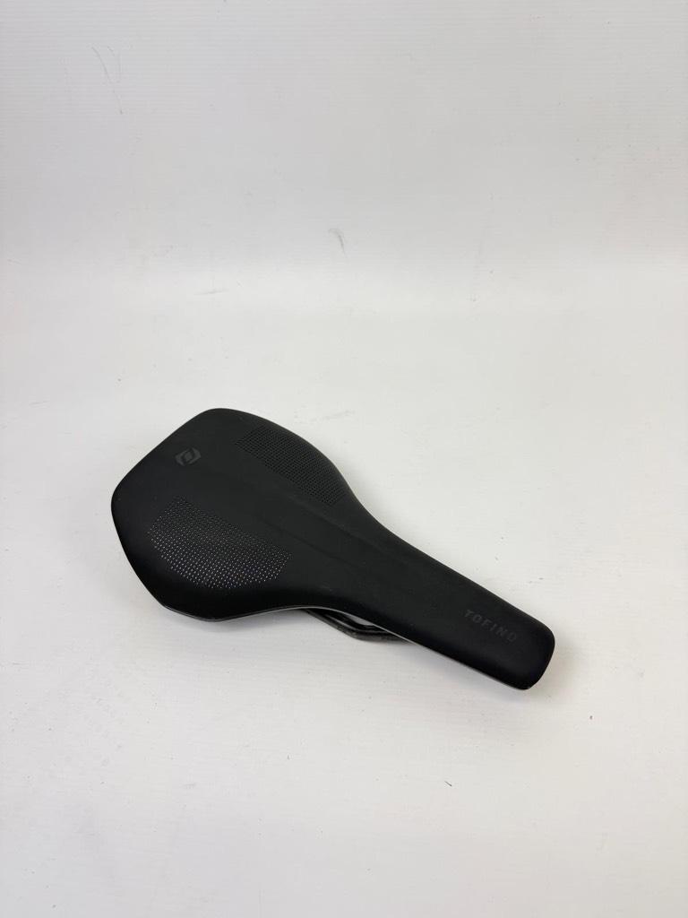 Syncros Tofino V 1.0 Channel zadel - 145mm - Nieuw!, Fietsen en Brommers, Fietsonderdelen, Beyerinckweg 8a, 4251 LP, Werkendam