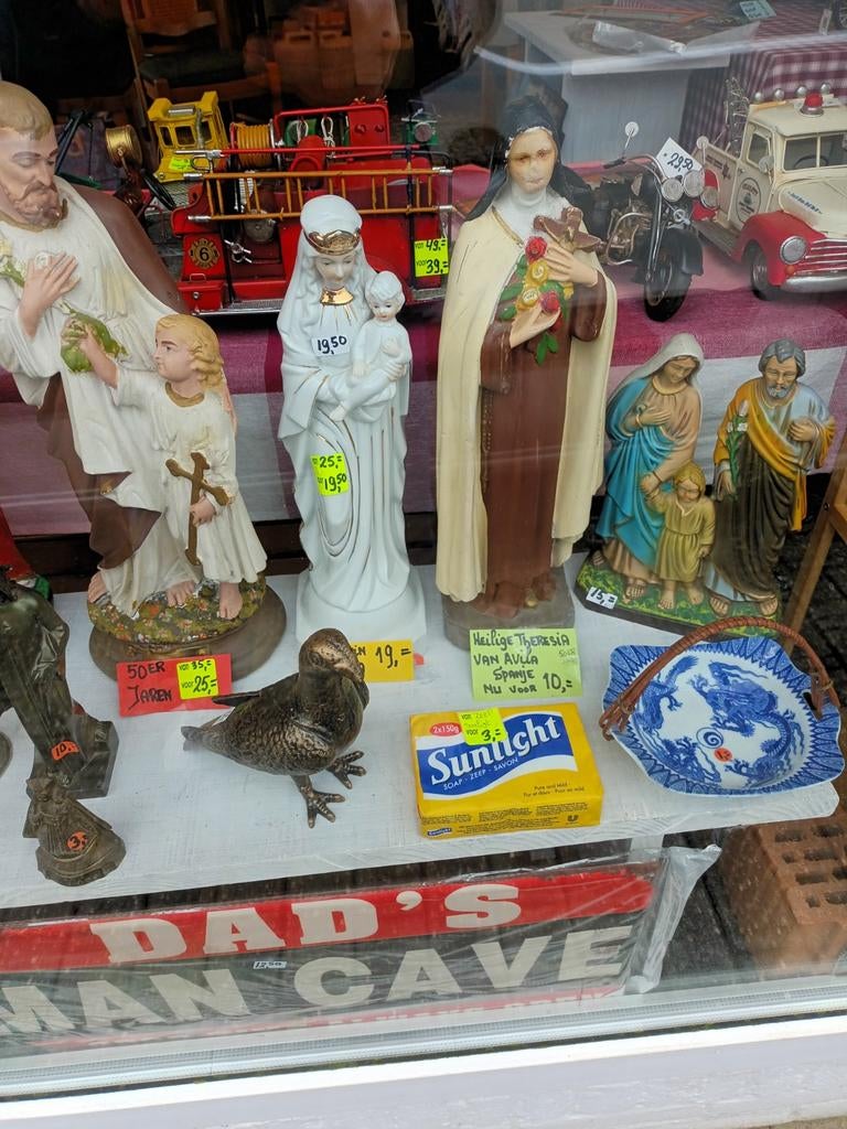 Woensdag 4 maart  - vrij - zat zolderopruiming oude spullen, Ophalen