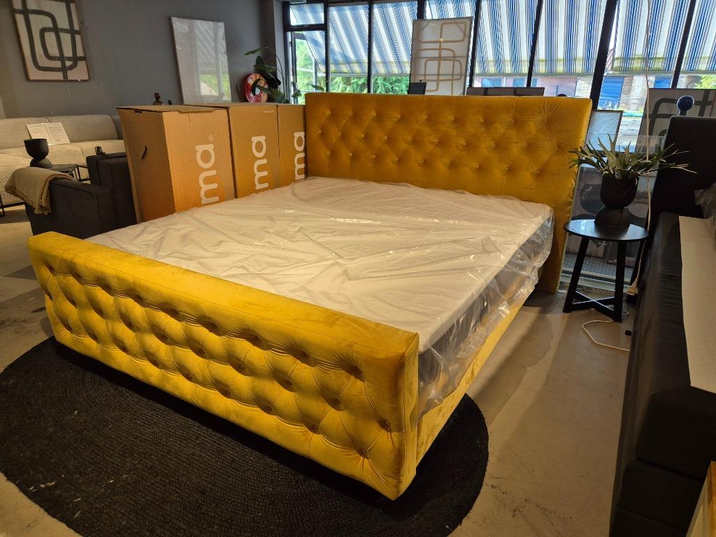 Boxspring Braga Gecapitonneerd Velvet  Direct Leverbaar !, Crème, Ophalen of Verzenden, 180 cm, 200 cm