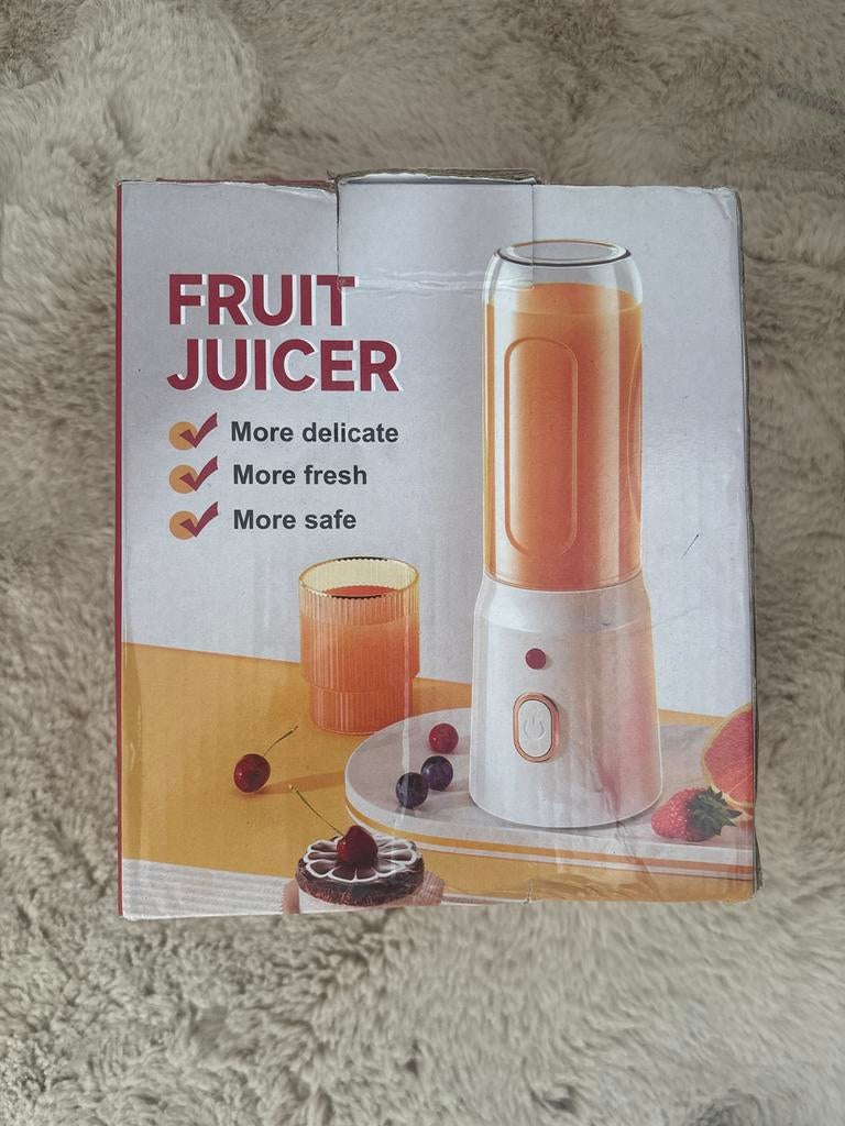 Compacte Fruit Juice Maker - Ideaal voor Onderweg!, Ophalen of Verzenden, Zo goed als nieuw, Elektrisch, Sapcentrifuge
