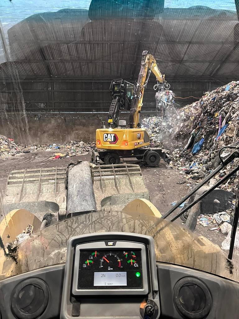 Graafwerk grond werk shovel machinist  slopen verbouwen