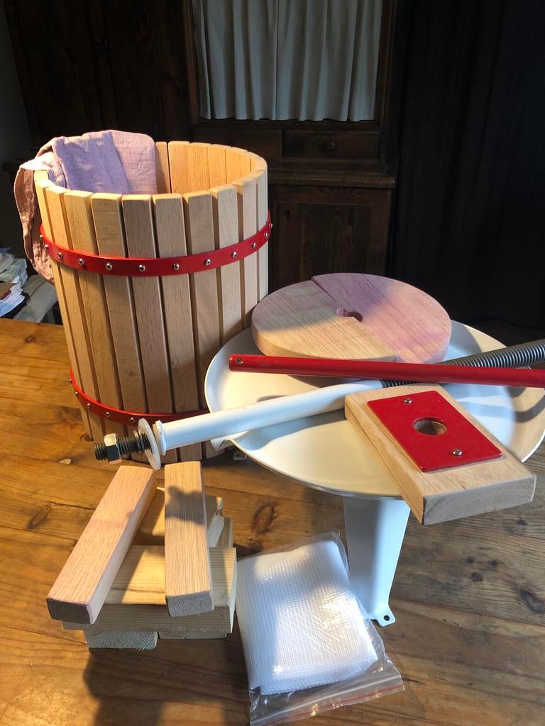 Wijn-fruitpers, Huis en Inrichting, Ophalen, Zo goed als nieuw, Overige typen