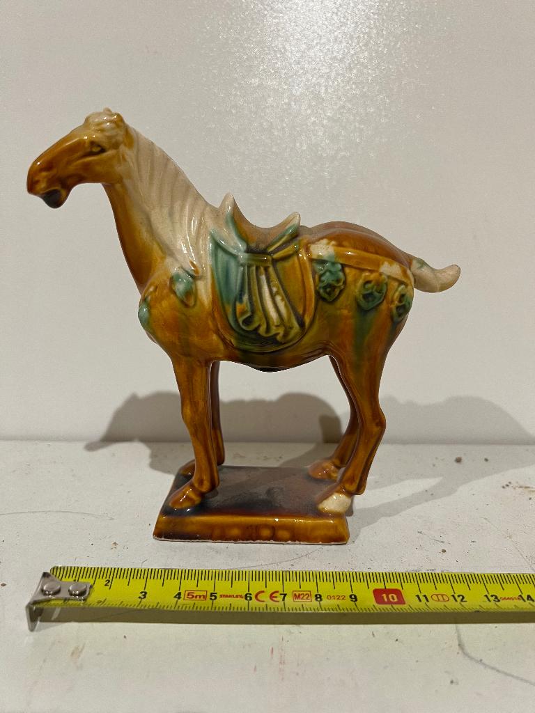 Chinees porseleinen paard, Ophalen