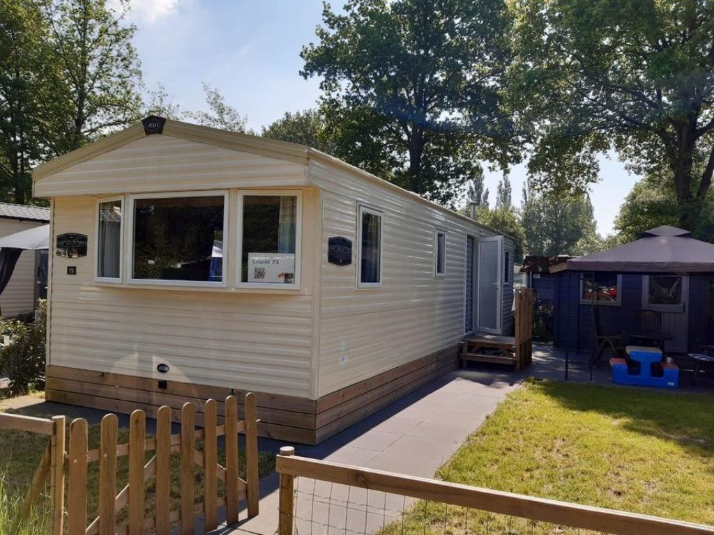 Te huur 6 persoons stacaravan op 5* Camping De Pallegarste, Tv, In bos, Recreatiepark