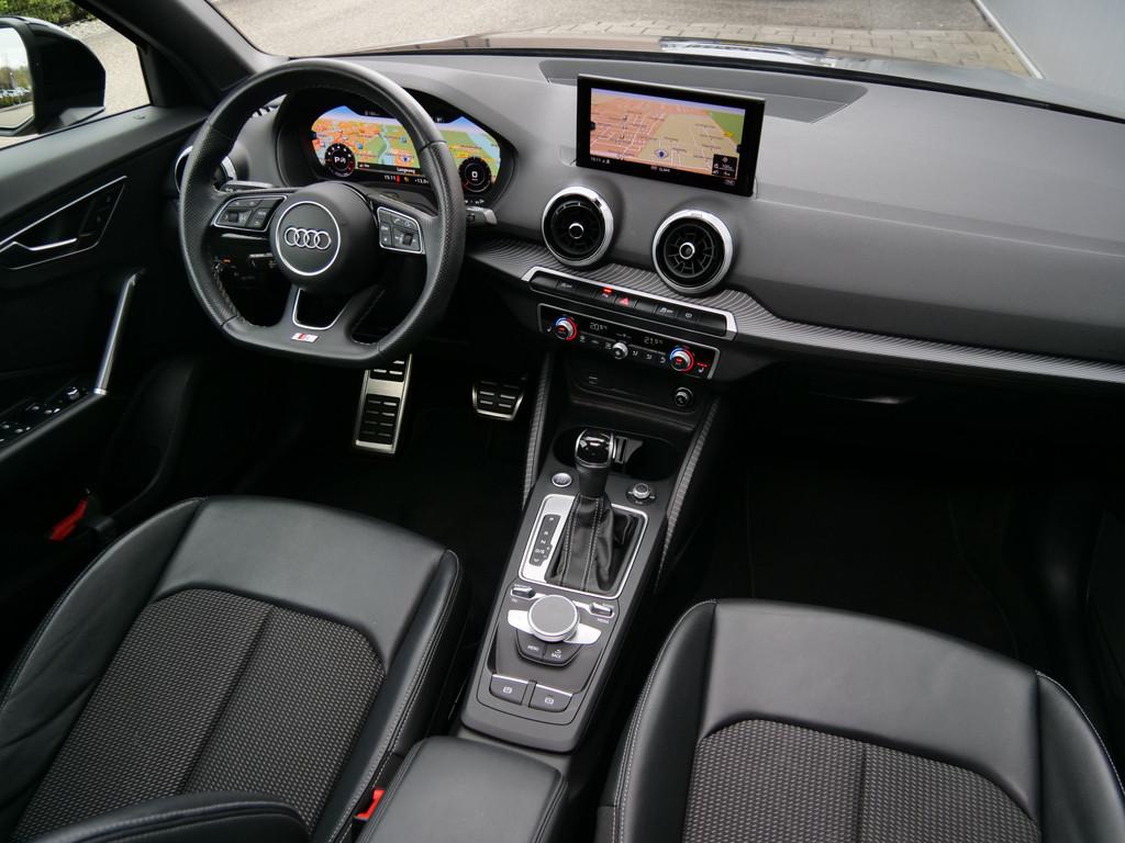 Audi Q2 35 TFSI S Edition 150 Pk Automaat Navi / DAB / Apple, 4 cilinders, 150 pk, Leder en Stof, Zwart