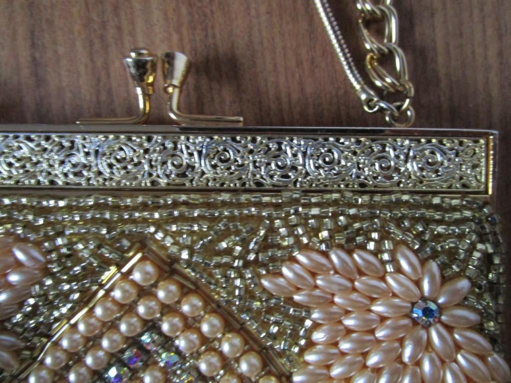 Nr.207: Vintage tas met geborduurde kraaltjes pareltjes en, Ophalen of Verzenden, Zo goed als nieuw, Overige kleuren, Handtas