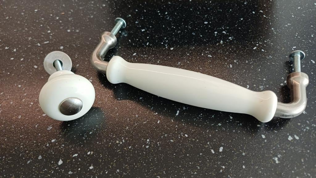 Deurknoppen en -grepen Ikea porselein keramiek ecru, Huis en Inrichting, Kasten | Overige, Zo goed als nieuw, Ophalen of Verzenden