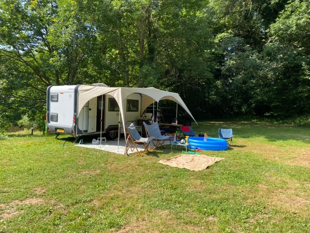 Knaus Deseo Family Plus 2010 | 4 slaapplaatsen | Stapelbed, Rondzit, Koelkast, 750 - 1000 kg, Particulier