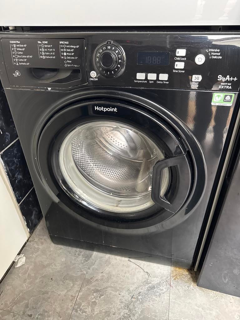 Hotpoint Wasmachine Zwart - 9kg A++, Witgoed en Apparatuur, Wasmachines, Ophalen, 1200 tot 1600 toeren, 8 tot 10 kg, Zo goed als nieuw