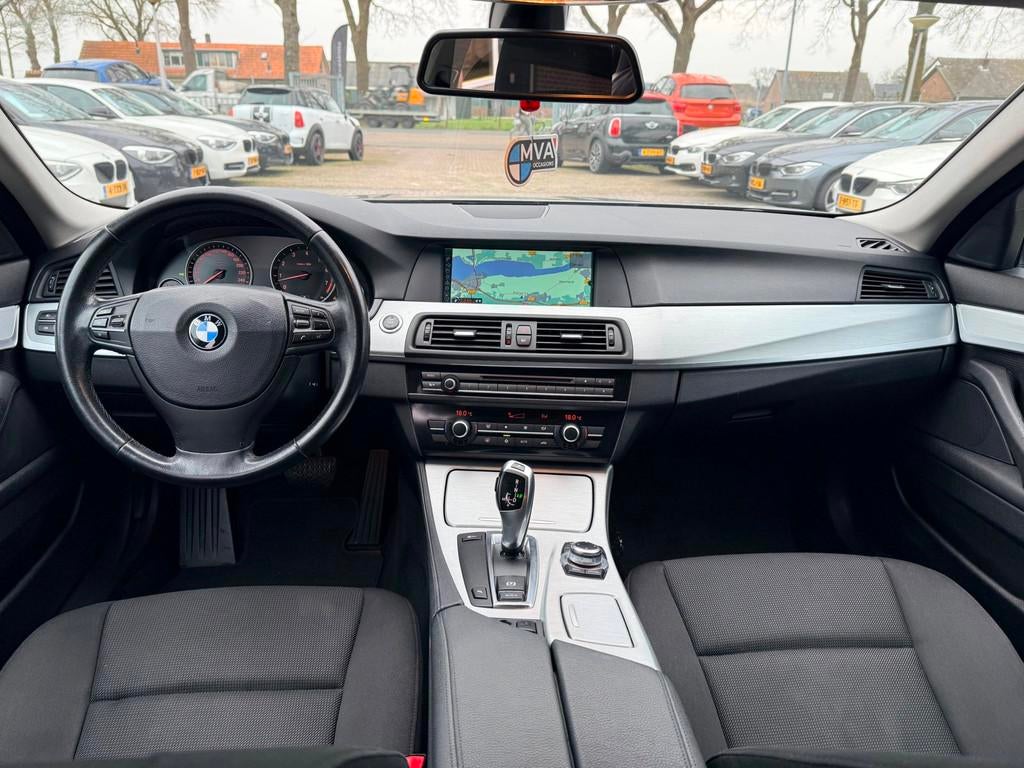 BMW 5-serie Touring 523i Executive|Trekhaak|Navigatie|Automa, Euro 5, Gebruikt, Zwart, 2000 kg