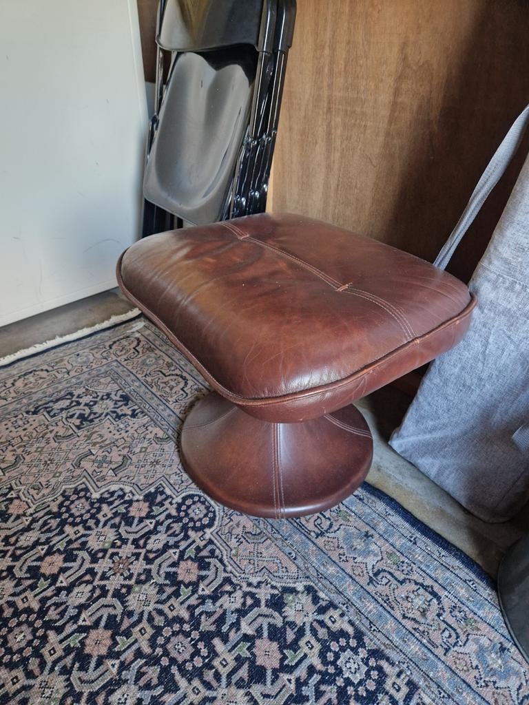 Poef, beensteun, Ophalen