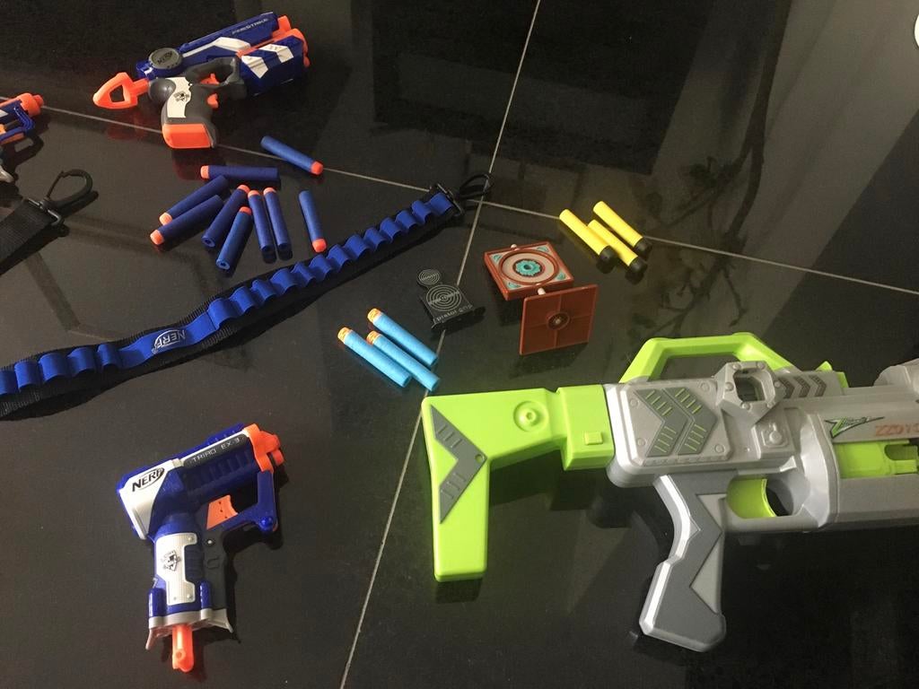 Nerf en andere speelgoedgeweren met accesoires als nieuw, Ophalen of Verzenden, Zo goed als nieuw