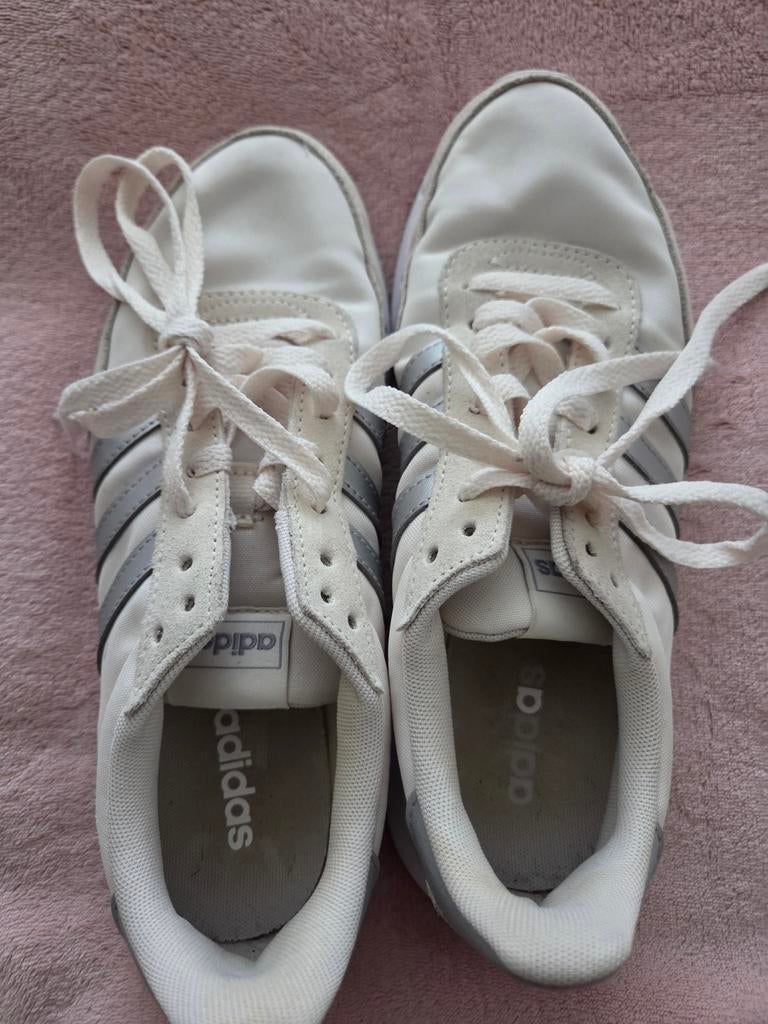 Adidas Run 60s 2.0 Dames Sneakers Crème/Zilver Maat 40, Adidas, Beige, Ophalen of Verzenden, Sneakers of Gympen