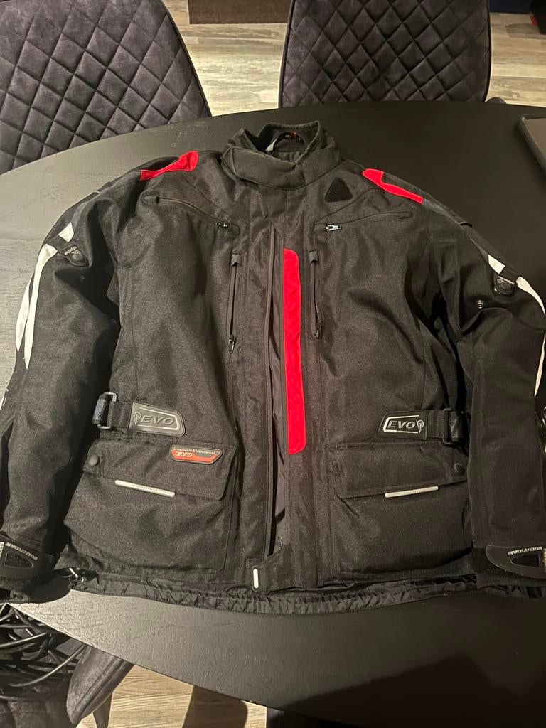 Motorpak Motorjas L , Evolution en Broek Buse XXL zgan, Motoren, Kleding | Motorkleding, Ophalen, Tweedehands, Combipak