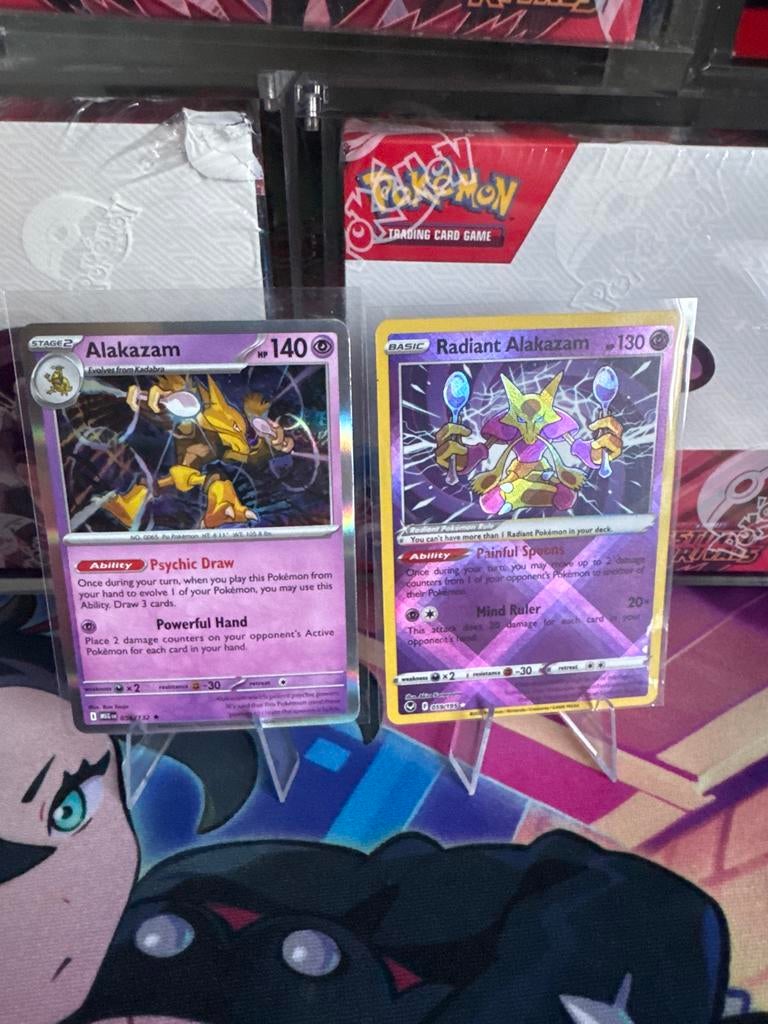 Pokémon Alakazam en Radiant Alakazam kaarten, Ophalen of Verzenden, Gebruikt, Meerdere kaarten, Foil