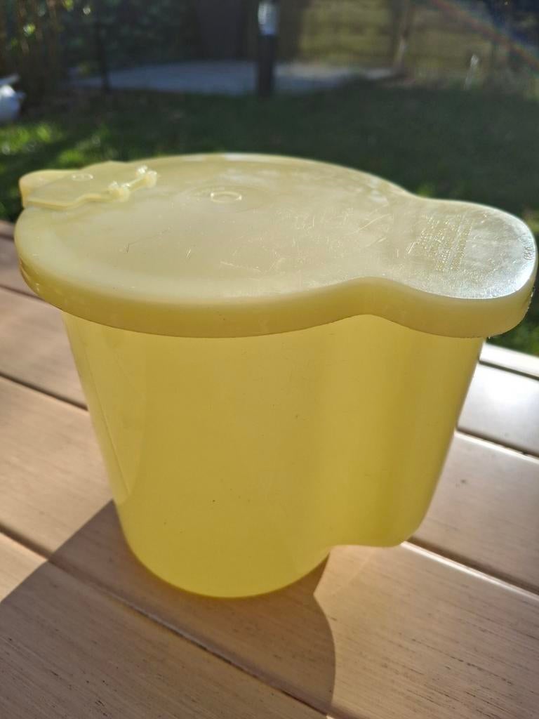 Tupperware melkkan schenkkan geel, Ophalen of Verzenden, Geel