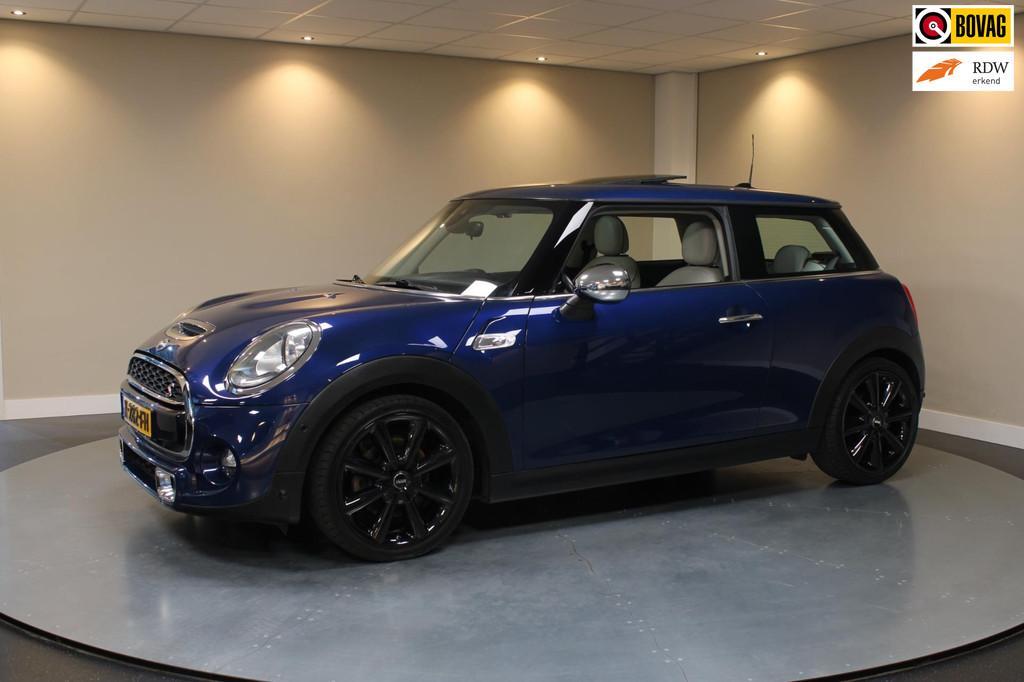 Mini Mini 2.0 Cooper S Chili Serious Business *Pano* JCW-Stu, Voorwielaandrijving, 1998 cc, Gebruikt, Euro 6