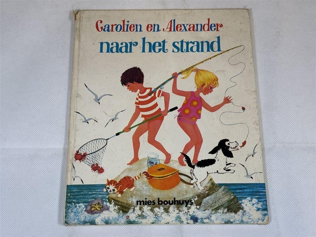 Carolien & Alexander Strand [1974] — Vintage Prentenboek, Ophalen of Verzenden, Gelezen