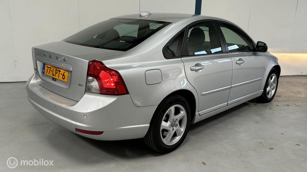 Volvo S40 2.0 Momentum NL-AUTO, Gebruikt, 4 cilinders, Parkeersensor, Origineel Nederlands