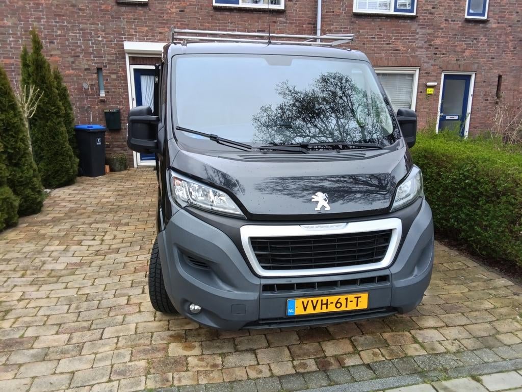 Peugeot Boxer bouwjaar 2017, Auto's, Bestelauto's, Voorwielaandrijving, 4 cilinders, Zwart, 1975 kg