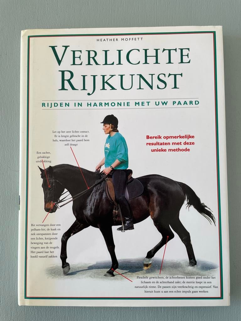 Verlichte Rijkunst: Rijden in Harmonie met uw Paard, Ophalen of Verzenden, Zo goed als nieuw, Overige sporten