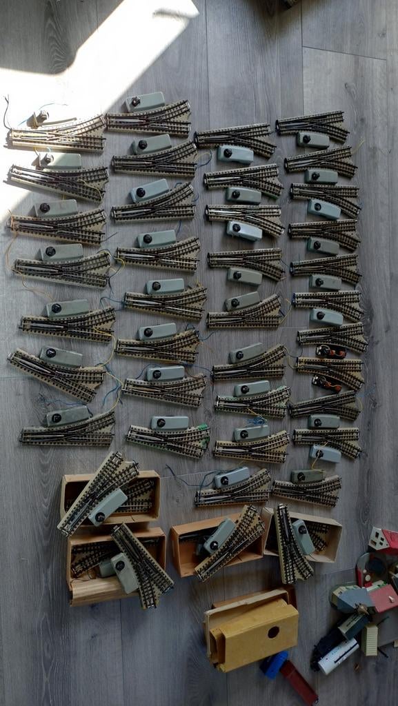 Grote partij Märklin serie 3600 wissels (43 stuks), Hobby en Vrije tijd, Modeltreinen | H0, Wisselstroom, Gebruikt, Rails, Ophalen of Verzenden