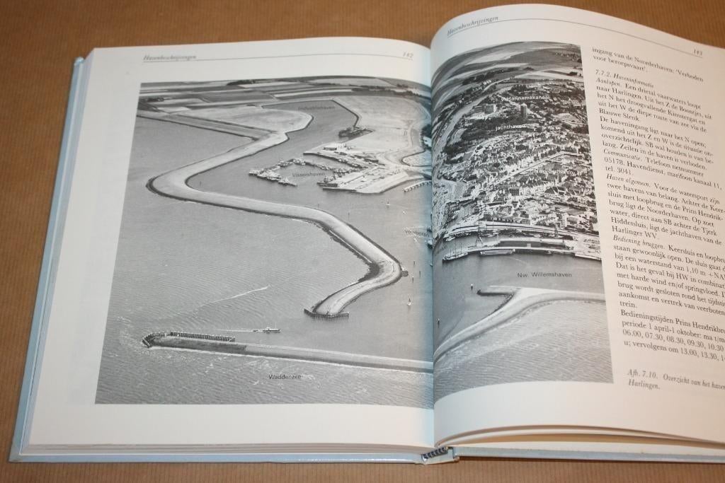 Vaarwijzer voor de Waddenzee [Hollandia Watersport], Ophalen of Verzenden, Gelezen, Watersport en Hengelsport