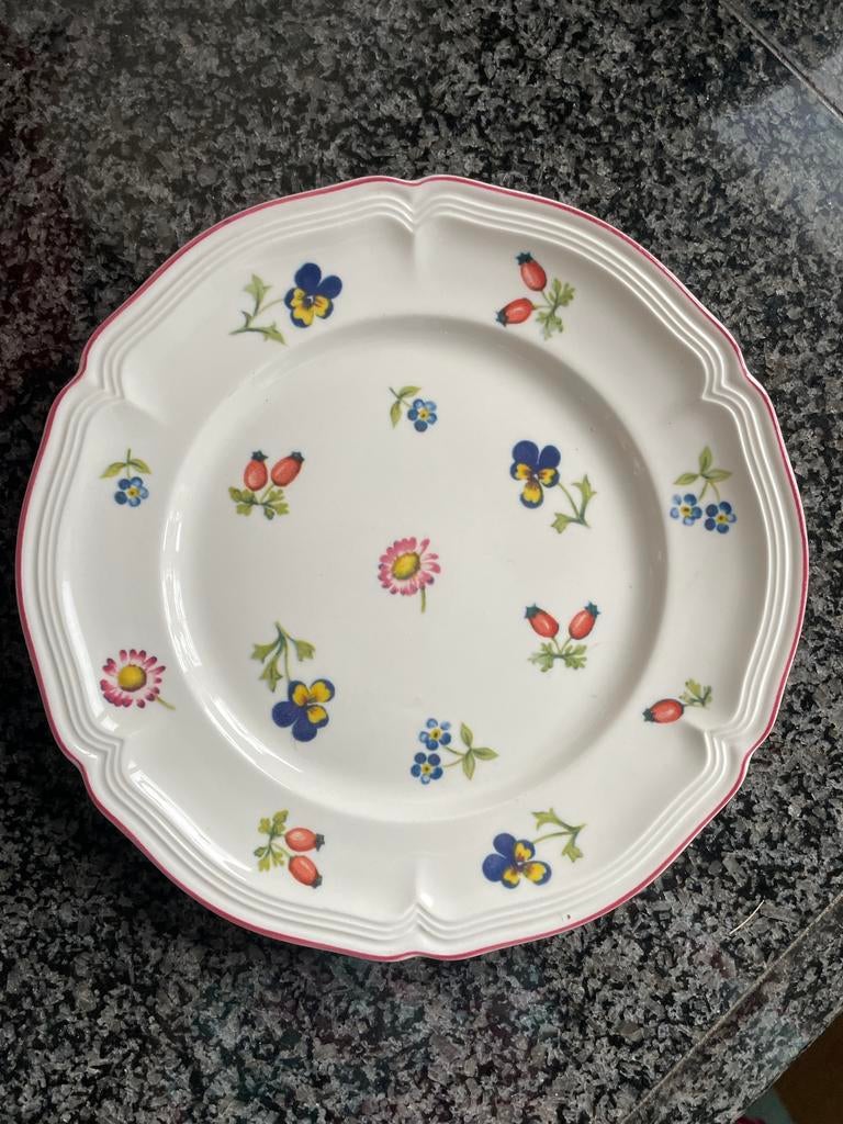 Villeroy en Boch Petite Fleur gebaksbordje, Huis en Inrichting, Keuken | Servies, Ophalen of Verzenden, Zo goed als nieuw, Bord(en)