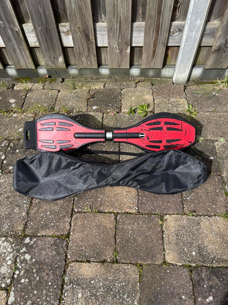 Waveboard Zwart/Rood met draagtas, Ophalen, Zo goed als nieuw, Waveboard