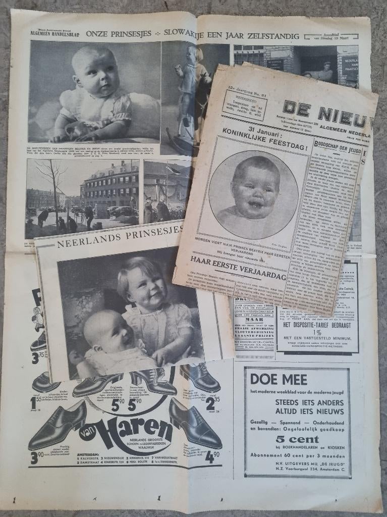 Prinsesjes Beatrix en Irene op de foto (1939 en 1940), Verzamelen, Koninklijk Huis en Royalty, Ophalen of Verzenden, Gebruikt